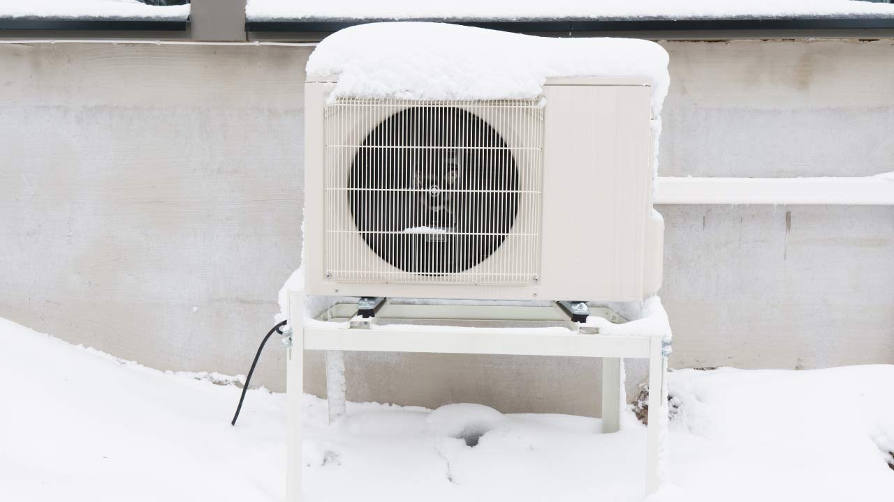 cold climate heat pump in winter